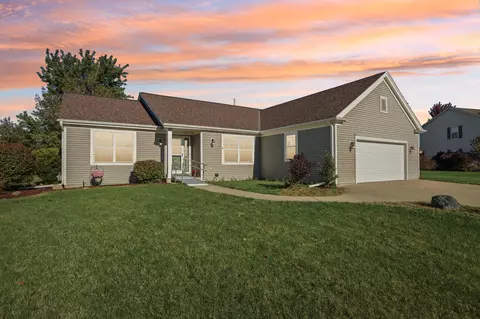 639 Swan, Waterford, WI 53185