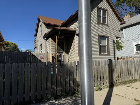 1558 Packard, Racine, WI 53403