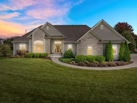 w358n6724 W Stonewood, Oconomowoc, WI 53066