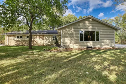 w176n8582 Sunset Rdg, Menomonee Falls, WI 53051