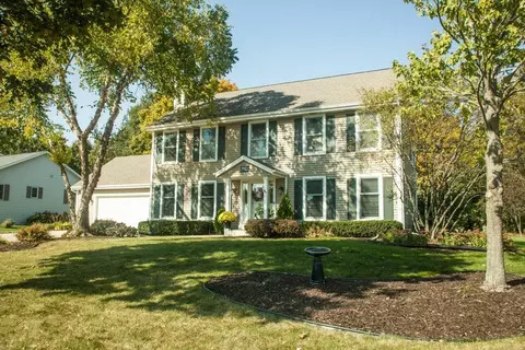 7912 W Stonewood, Franklin, WI 53132
