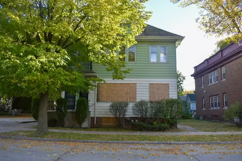 1425 W Brown #1427, Milwaukee, WI 53205