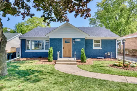 738 N 112th, Wauwatosa, WI 53226