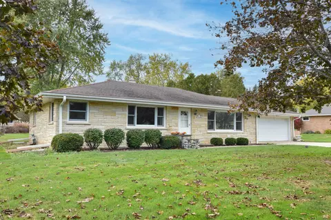 n76w14195 Lari Lou, Menomonee Falls, WI 53051