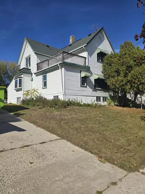 1332 S 13th, Manitowoc, WI 54220