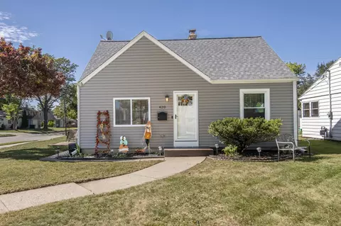 420 Scott, Waukesha, WI 53186