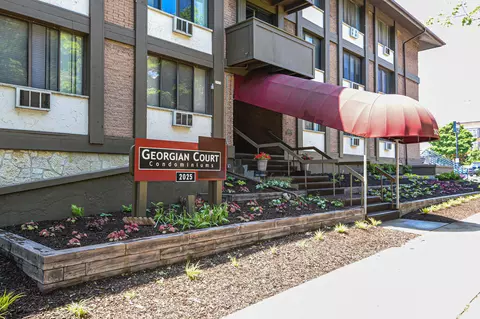 2025 E Greenwich #115, Milwaukee, WI 53211