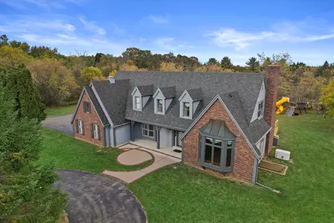 10186 State Road 60, Cedarburg, WI 53012