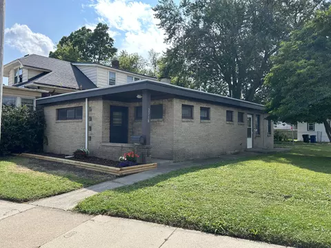 2718 Douglas, Racine, WI 53402