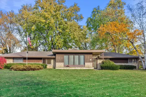 w149n7914 Menomonee Mnr, Menomonee Falls, WI 53051