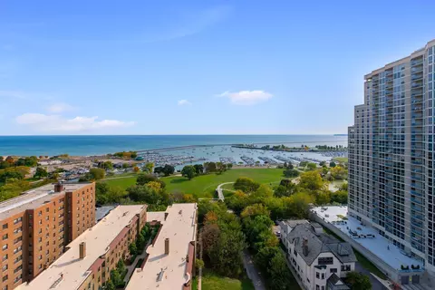 1707 N Prospect #9B, Milwaukee, WI 53202