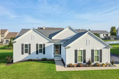 4814 W Sharon, Franklin, WI 53132