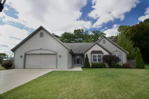 183 Westfield, Pewaukee, WI 53072