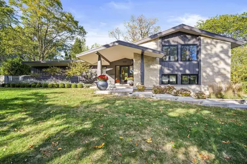 118 W Bergen, Fox Point, WI 53217