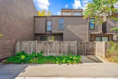 6985 W Glenbrook #8, Milwaukee, WI 53223