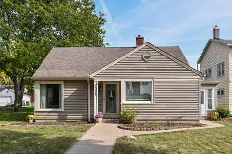 2926 N 92nd, Milwaukee, WI 53222
