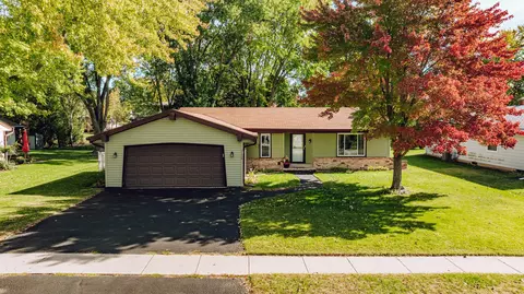 1128 Riverton, Mukwonago, WI 53149