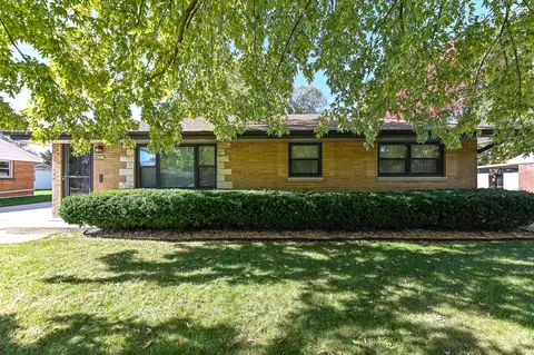 4421 S 62nd, Greenfield, WI 53220