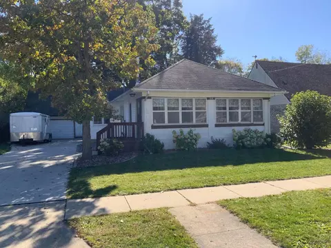 219 Lincoln, Mukwonago, WI 53149