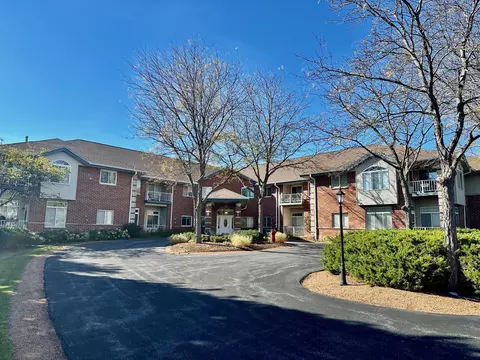 18125 W Wisconsin #208, Brookfield, WI 53045