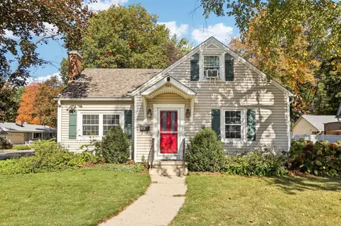 704 E Washington, Oconomowoc, WI 53066
