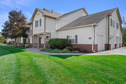 590 Pewaukee #A, Pewaukee, WI 53072