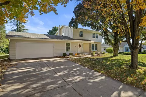 1923 Sunnyside, Waukesha, WI 53186
