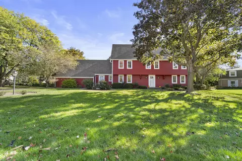 2713 Village Grn E, Mount Pleasant, WI 53406