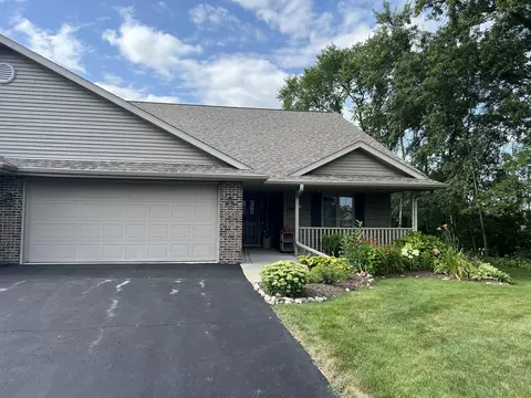 203 Fallen Oaks, Sheboygan Falls, WI 53085