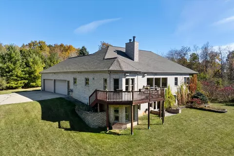 3826 Pleasant Vly, Polk, WI 53095
