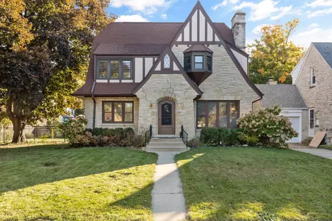 2128 S 107th, West Allis, WI 53227