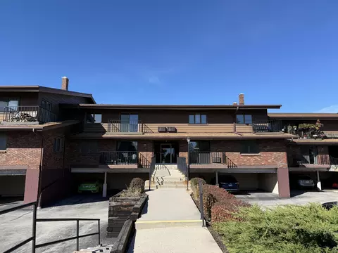 3975 S 84th #2, Greenfield, WI 53228