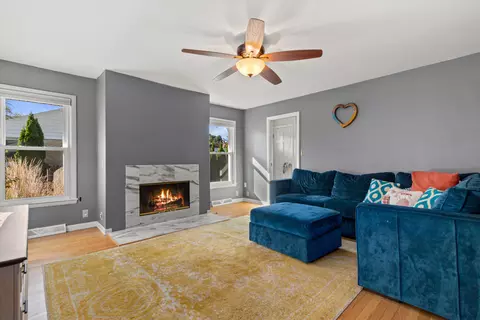 5423 N Lydell, Glendale, WI 53217