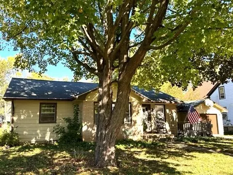 520 Maple, Hartford, WI 53027