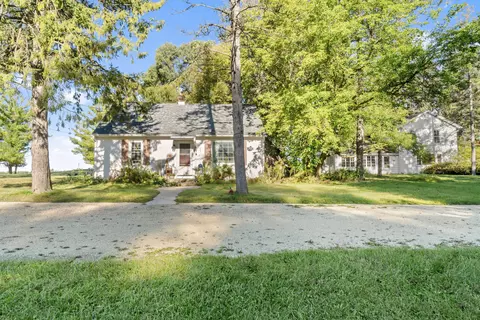 1835 Washington #1837, Cedarburg, WI 53012