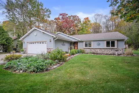 8242 S 20th, Oak Creek, WI 53154