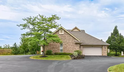 8495 S Deerwood, Franklin, WI 53132