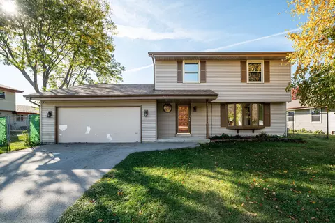 3661 E Puetz, Oak Creek, WI 53154