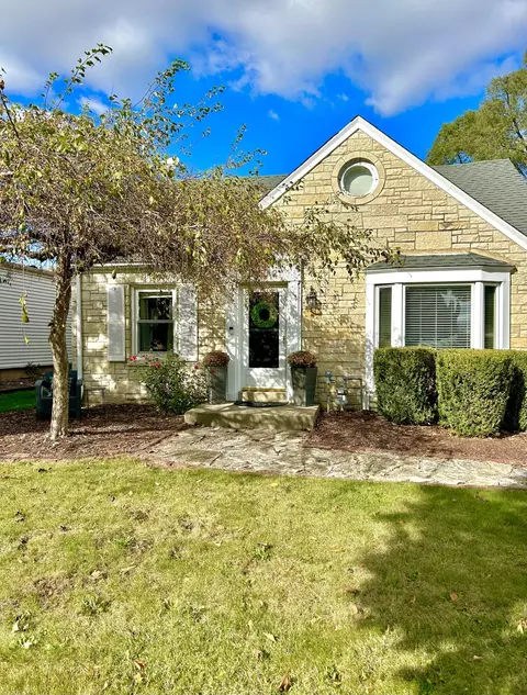 10812 W Fiebrantz, Wauwatosa, WI 53222