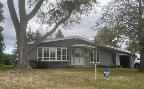 408 Elwin, Mukwonago, WI 53149