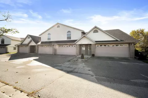 1619 Goldenrod, West Bend, WI 53095