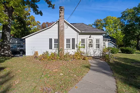 137 Lookout, Pewaukee, WI 53072