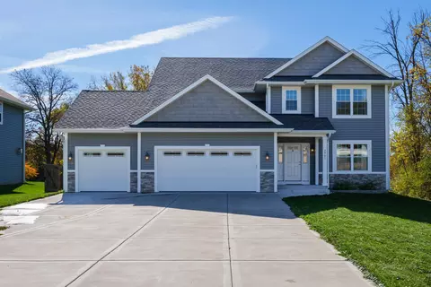 3961 E Oakwood, Oak Creek, WI 53154