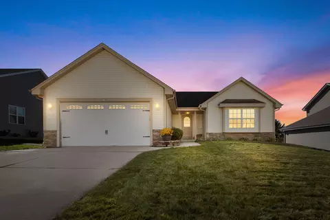 115 Acadia, Hartford, WI 53027