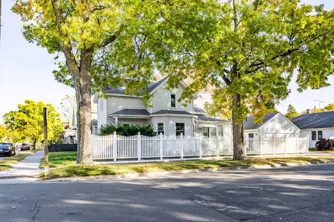 1302 Jackson, La Crosse, WI 54601