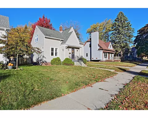 1114 Park Row, Manitowoc, WI 54220