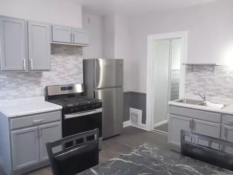 214 E Clarke #216, Milwaukee, WI 53212
