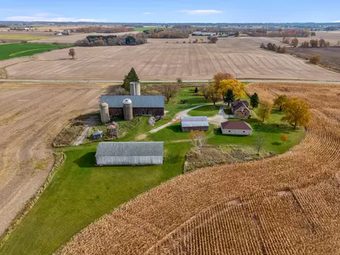 n6363 Kay-k Road, Fredonia, WI 53004