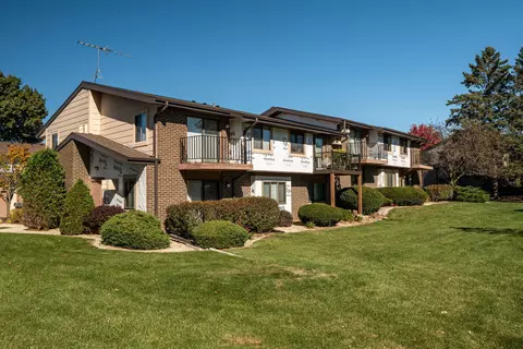 317 Cheviot Chase #1, Waukesha, WI 53186