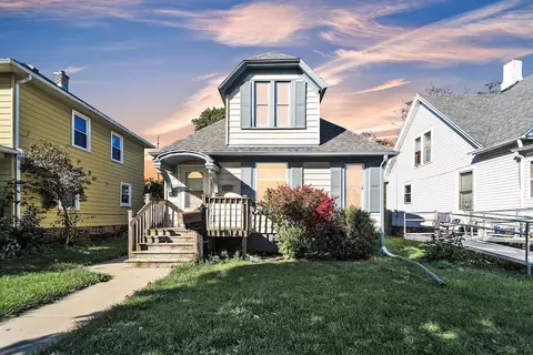 1618 Quincy, Racine, WI 53405